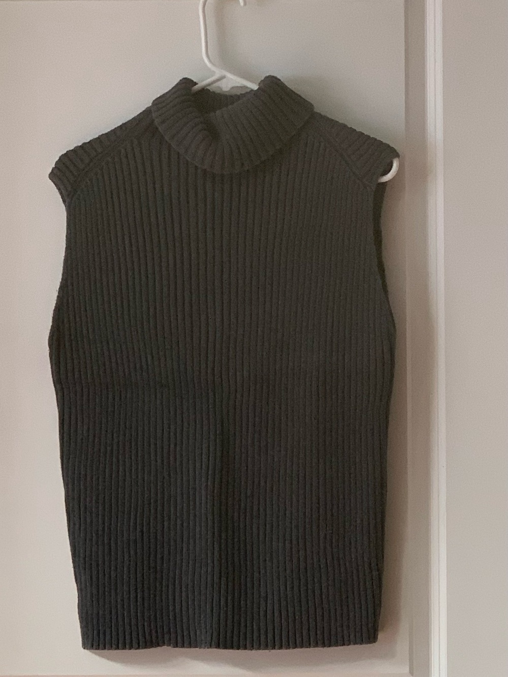 GAP Sleeveless Ribbed Turtleneck Sweater